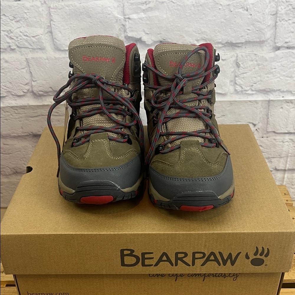 Bearpaw women’s NEW Corsica women’s waterproof hiking Gorpcore boots READ